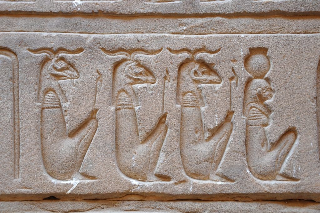 La xylogravure peut s'inspirer des hiéroglyphes pharaoniques